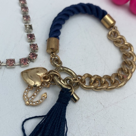 Mixed lot of 14 bangles stretch beaded charmed bracelets unmarked wearable - Picture 9 of 13